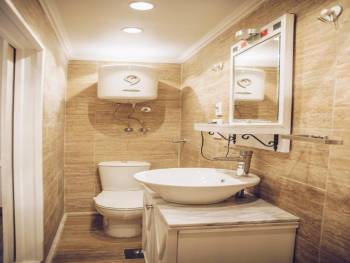 Deluxe Double Room5